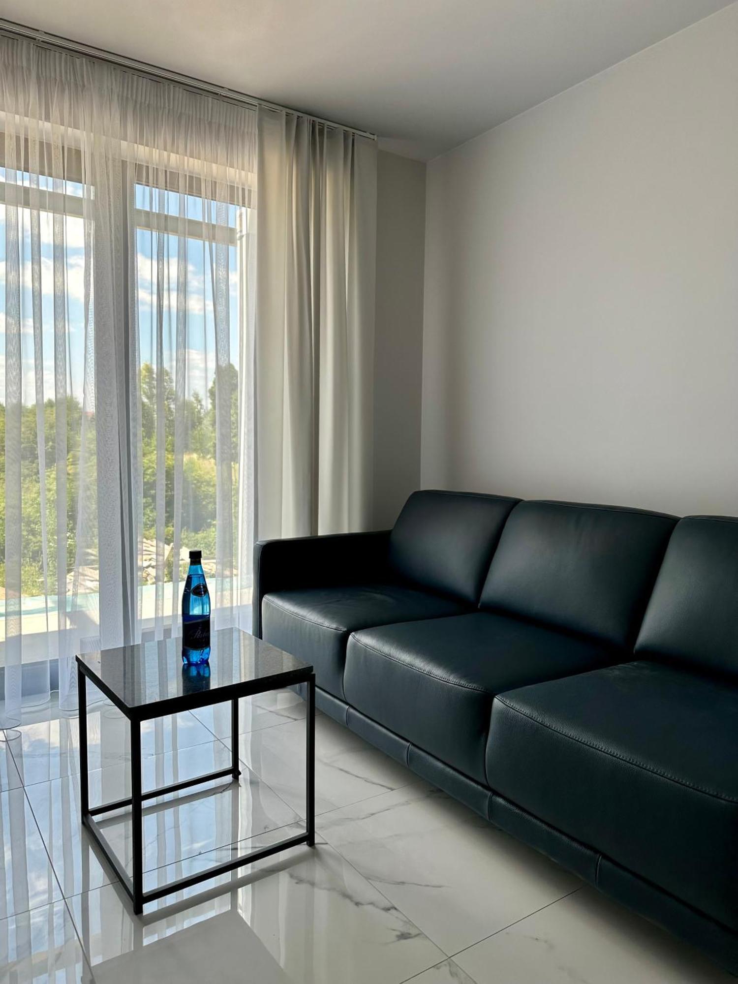 Cobalt Apartments มิโคไวกี ภายนอก รูปภาพ
